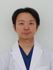 青山医師の顔写真