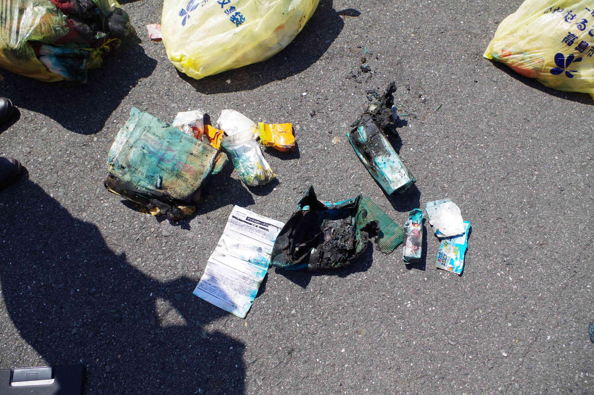 ごみ袋に入っていたごみの写真