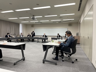 令和4年7月滋賀県市町村職員研修センター議会定例会の様子
