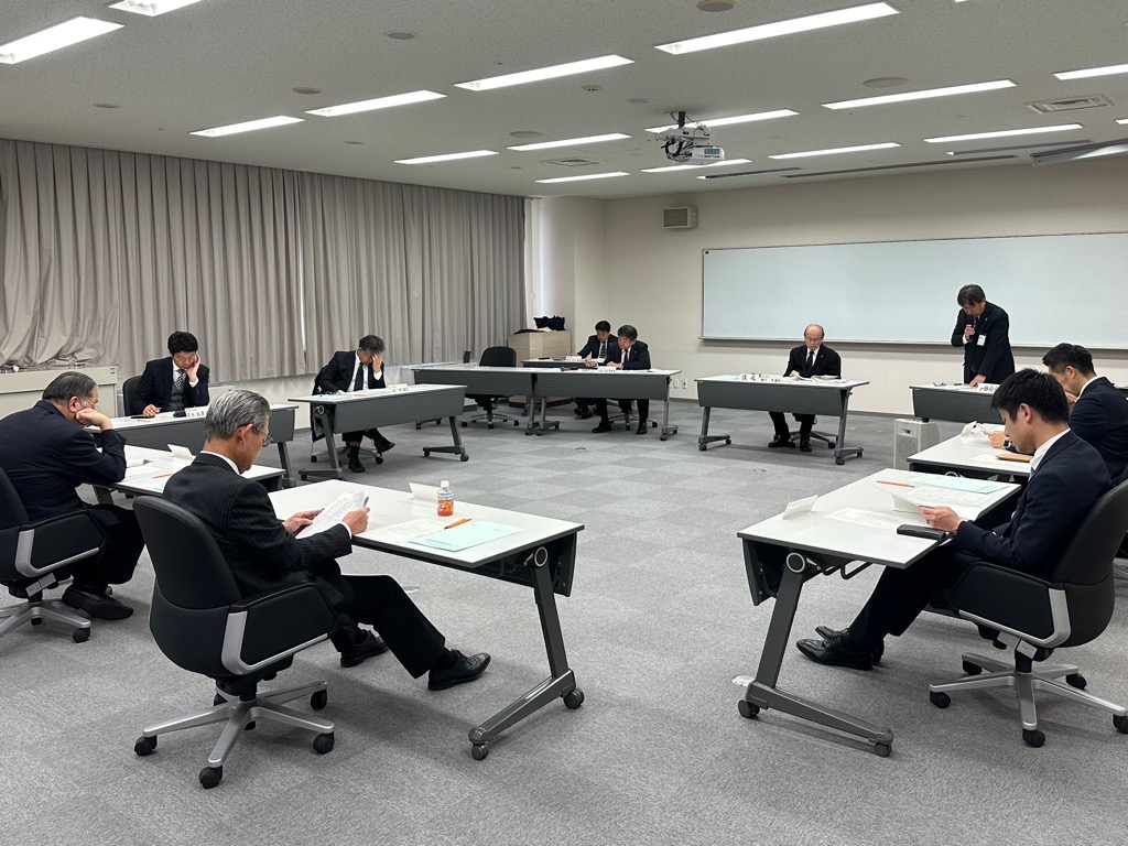 令和6年2月滋賀県市町村職員研修センター議会定例会の様子