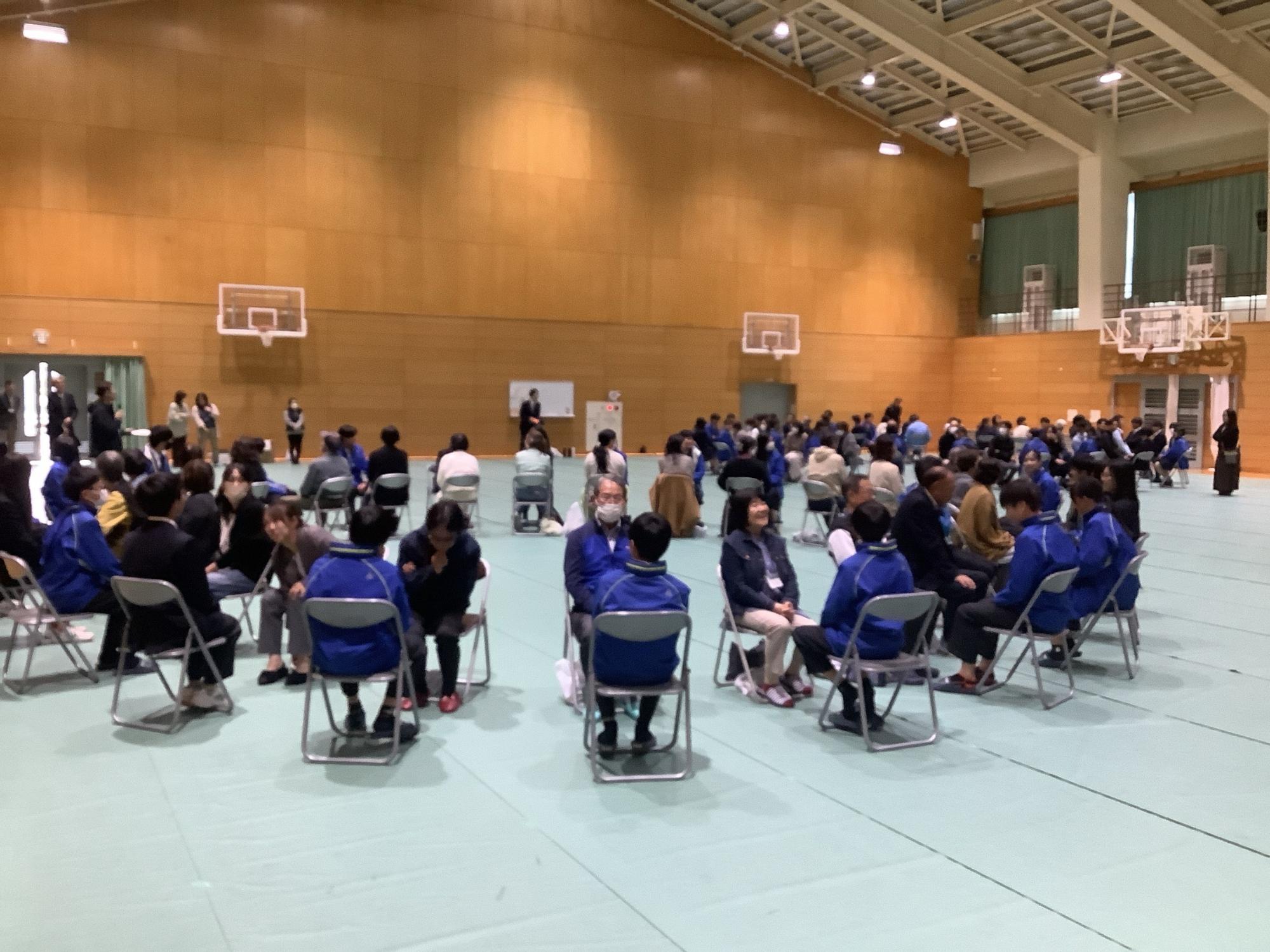 トークフォークダンス全体の様子