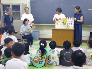 昼休みの楽しいお話し会