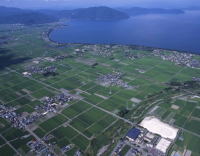 高島市を上空から写した写真
