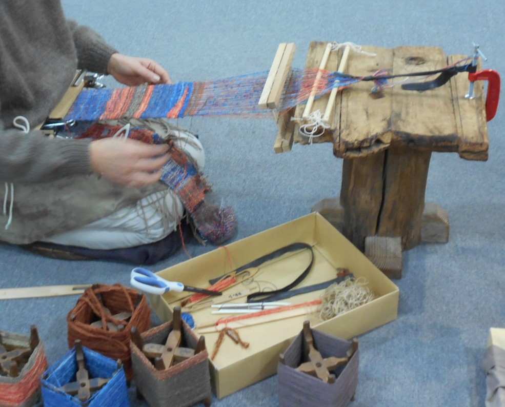 原始バタで織る